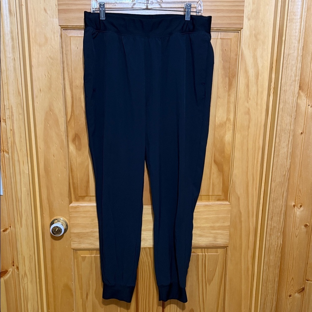 Under Armour Women's Black Nylon Jogger Pants, Size Large.